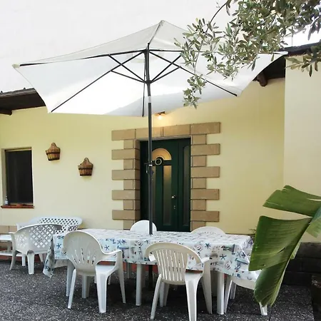 Villa Green House